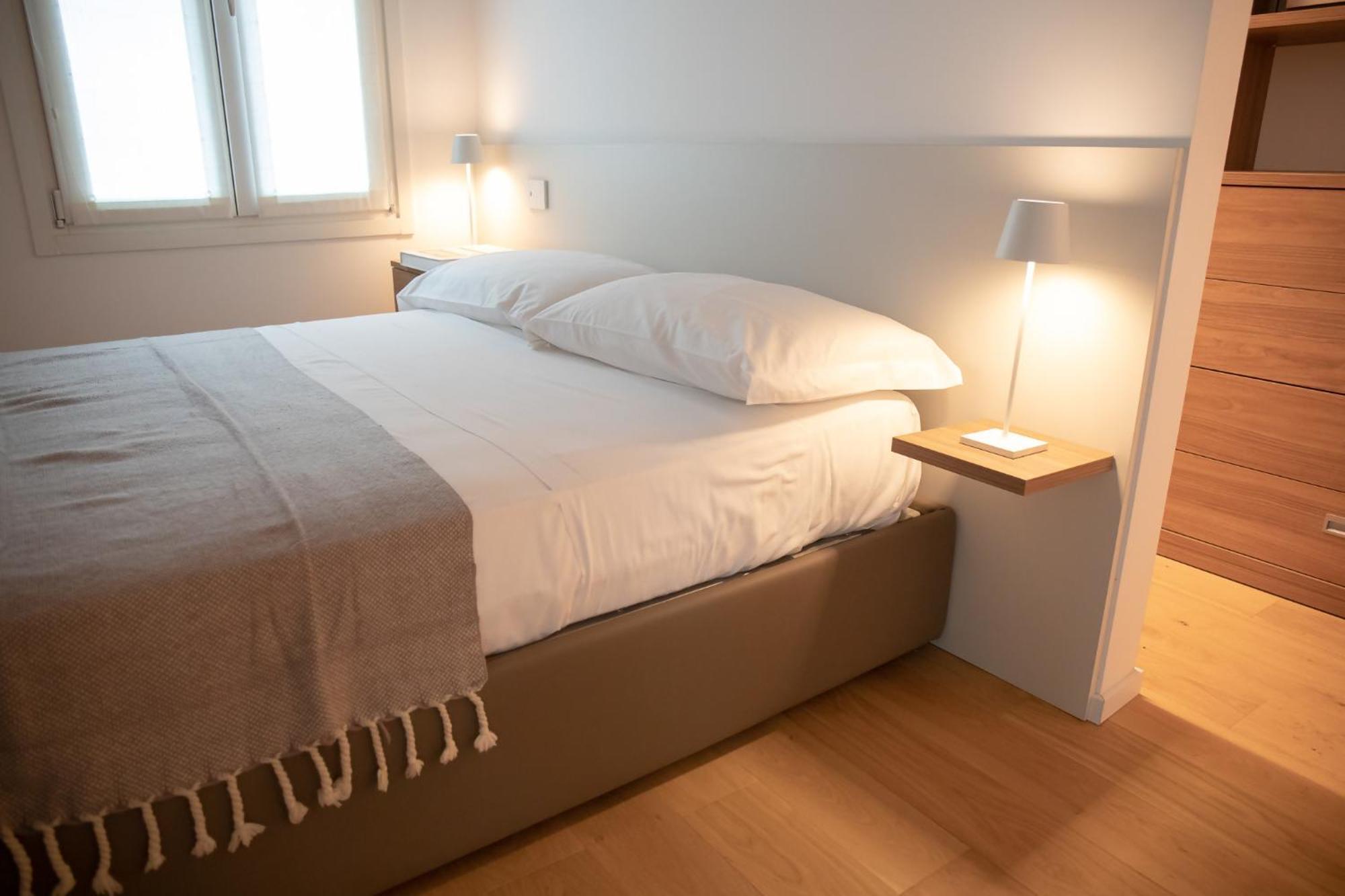 Amendola City View Apartments Suite Romantica كومو المظهر الخارجي الصورة