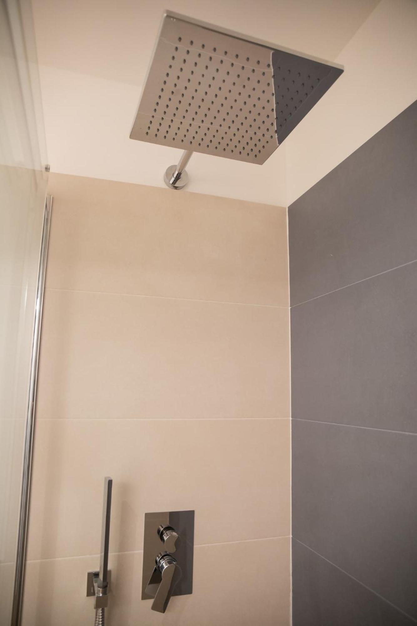 Amendola City View Apartments Suite Romantica كومو المظهر الخارجي الصورة